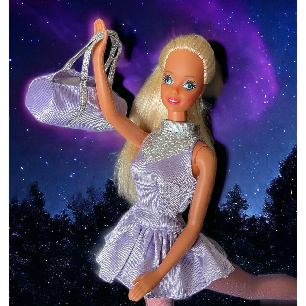 BARBIE SPORTING LIFE ICE SKATING FASHION #862 Purple Leotard Skates Bag & Doll